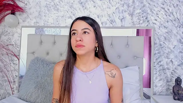 Snapshot of Ariana_greenblat chatting on 12-22-25, 04:18 Ariana greenblat online show from 12-22-25, 04:18