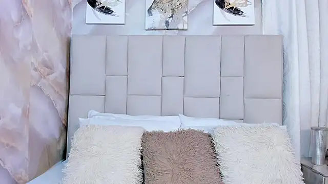 Snapshot of Ariana_greenblat chatting on 12-14-25, 01:17 Ariana greenblat online show from 12-14-25, 01:17