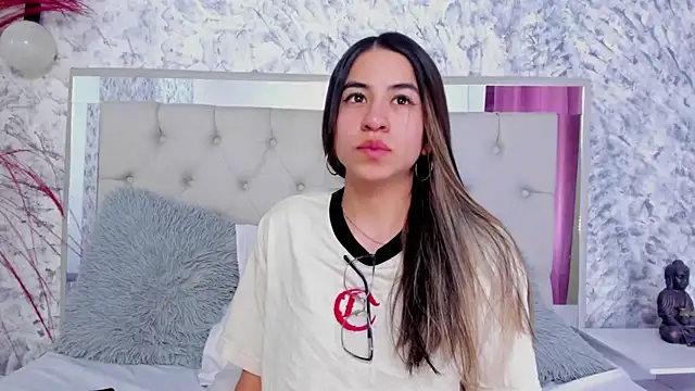 Snapshot of Ariana_greenblat chatting on 12-13-25, 08:04 Ariana greenblat online show from 12-13-25, 08:04