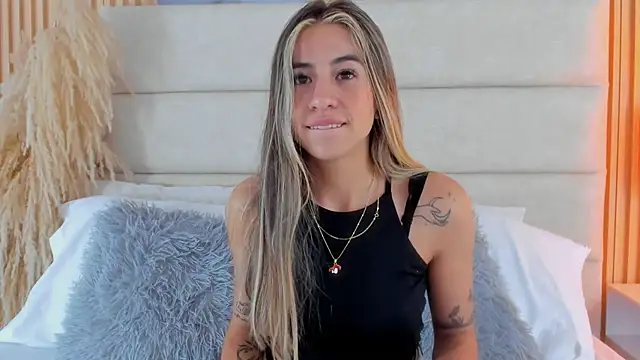 Ariana greenblat online show from 03-25-26, 05:23