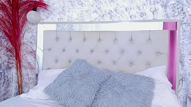 Snapshot of Ariana_greenblat chatting on 02-26-26, 05:02 Ariana greenblat online show from 02-26-26, 05:02