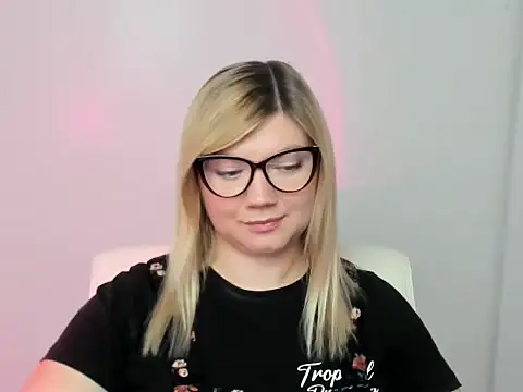 Lola moree online show from 09-22-25, 11:49