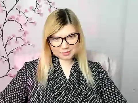 Lola moree online show from 12-17-25, 12:54