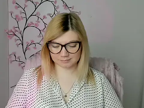 Lola moree online show from 04-23-26, 11:49