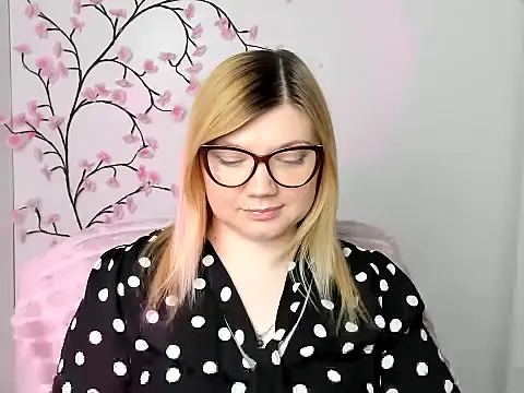 Lola moree online show from 03-31-26, 11:56