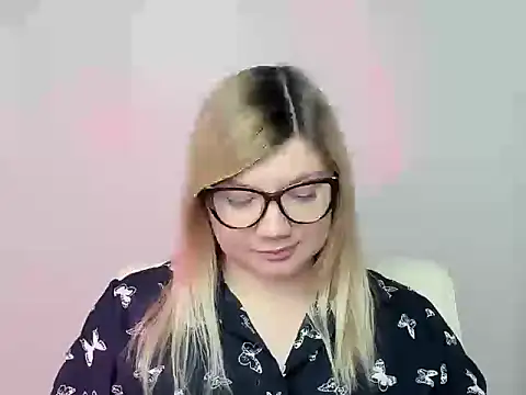 Lola moree online show from 10-20-25, 11:44