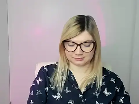 Lola moree online show from 10-23-25, 05:50