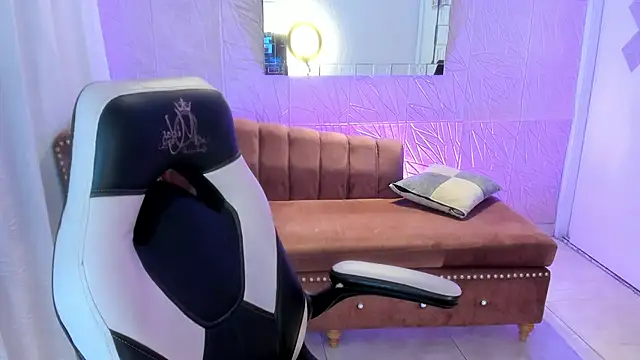 miss isabella m online show from 06-16-26, 01:00