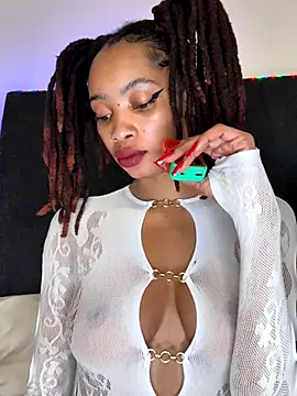 Snapshot of ZinaFreak chatting on 10-20-25, 02:57 ZinaFreak online show from 10-20-25, 02:57