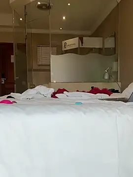 Snapshot of ZinaFreak chatting on 10-17-25, 01:35 ZinaFreak online show from 10-17-25, 01:35