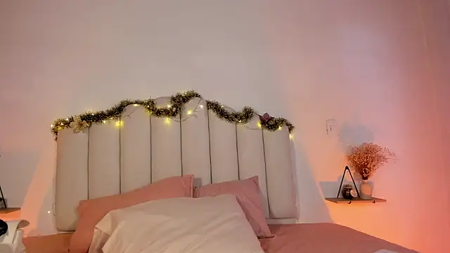 Zaira Rose  online show from 12-20-25, 01:14