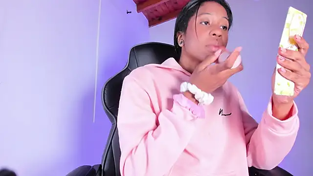 Zaira Rose  online show from 11-08-25, 01:58