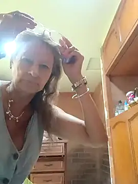 MaryLunna online show from 02-17-25, 01:55