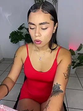 meli ortiz  online show from 06-24-26, 03:32