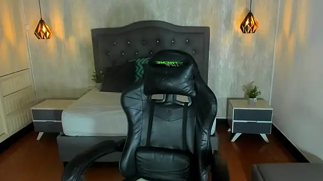 Hadley  online show from 02-10-26, 03:05