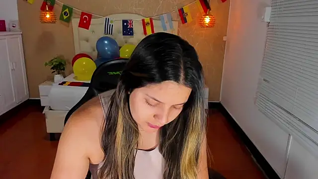 Hadley  online show from 06-19-26, 03:34