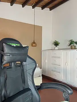 Hadley  online show from 10-29-25, 03:49