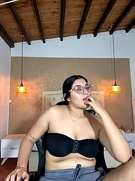 Snapshot of Hadley_ chatting on 09-13-25, 03:17 Hadley online show from 09-13-25, 03:17