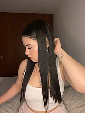 eileensophi online show from 04-20-26, 02:14