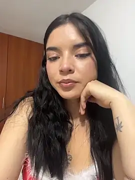 eileensophi online show from 12-23-25, 02:11