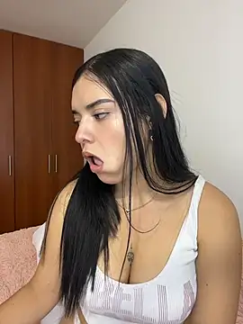 eileensophi online show from 07-15-26, 03:02