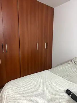 Snapshot of eileensophi chatting on 02-19-26, 05:04 eileensophi online show from 02-19-26, 05:04