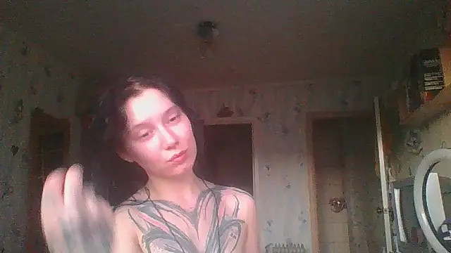 Snapshot of RussNocturnal chatting on 06-11-26, 10:07 RussNocturnal online show from 06-11-26, 10:07