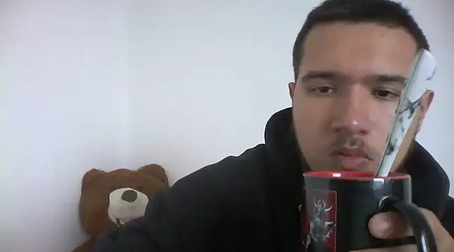 Snapshot of Drag_Queen chatting on 03-18-25, 10:50 Drag Queen online show from 03-18-25, 10:50