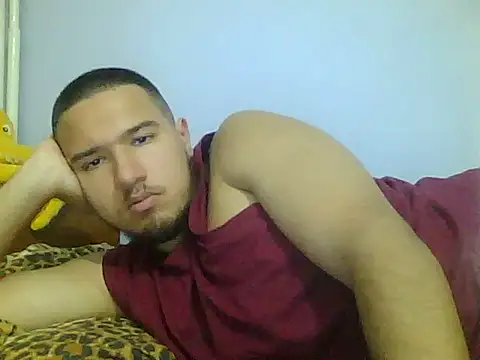 Snapshot of Drag_Queen chatting on 09-24-25, 06:14 Drag Queen online show from 09-24-25, 06:14