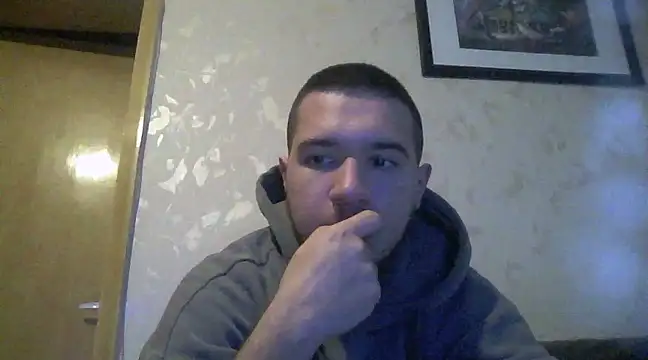 Snapshot of Drag_Queen chatting on 02-28-25, 02:20 Drag Queen online show from 02-28-25, 02:20