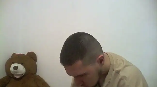 Snapshot of Drag_Queen chatting on 02-04-25, 08:49 Drag Queen online show from 02-04-25, 08:49
