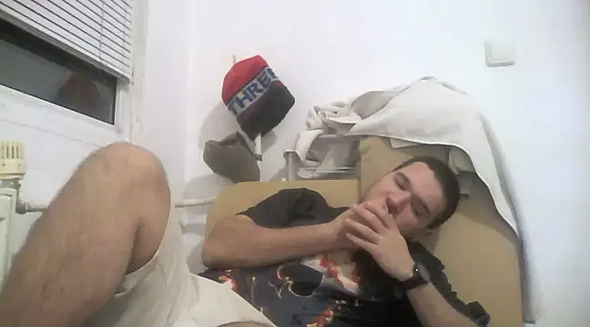 Snapshot of Drag_Queen chatting on 02-16-25, 07:05 Drag Queen online show from 02-16-25, 07:05
