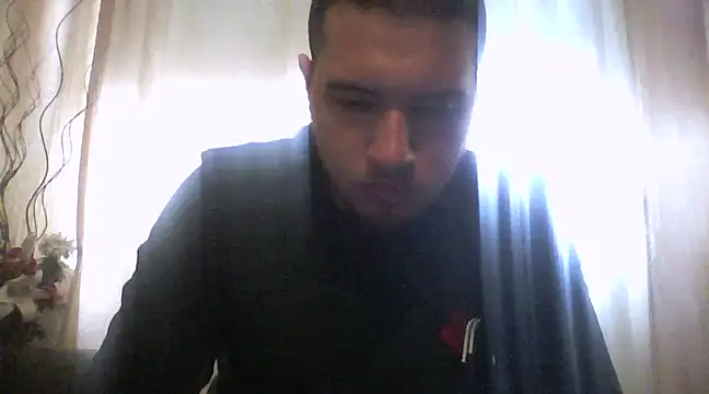 Snapshot of Drag_Queen chatting on 02-07-25, 12:06 Drag Queen online show from 02-07-25, 12:06