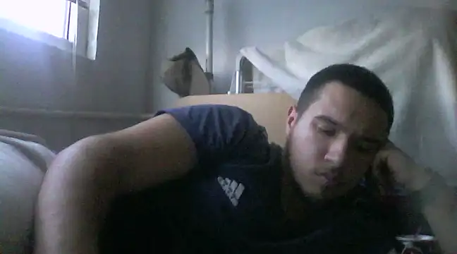 Snapshot of Drag_Queen chatting on 02-20-25, 04:03 Drag Queen online show from 02-20-25, 04:03