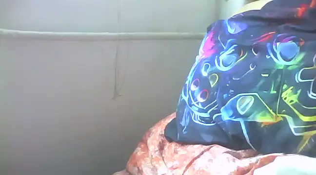 Snapshot of Drag_Queen chatting on 02-04-25, 08:46 Drag Queen online show from 02-04-25, 08:46