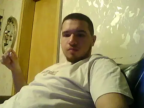 Snapshot of Drag_Queen chatting on 02-09-25, 06:47 Drag Queen online show from 02-09-25, 06:47