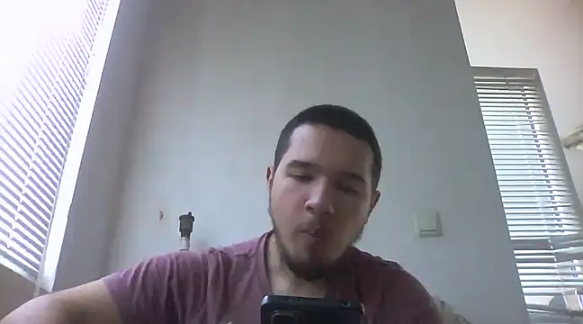 Snapshot of Drag_Queen chatting on 03-21-25, 10:39 Drag Queen online show from 03-21-25, 10:39