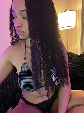 Snapshot of Cristinasunny chatting on 05-18-26, 01:28 Cristinasunny online show from 05-18-26, 01:28