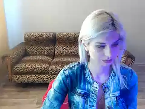 Snapshot of SexyBeatriice chatting on 02-27-25, 07:08 SexyBeatriice online show from 02-27-25, 07:08