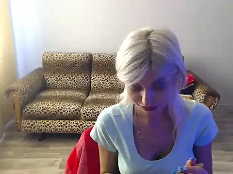 Snapshot of SexyBeatriice chatting on 09-11-25, 06:35 SexyBeatriice online show from 09-11-25, 06:35