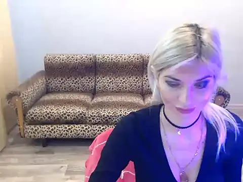 SexyBeatriice online show from 11-18-25, 07:22