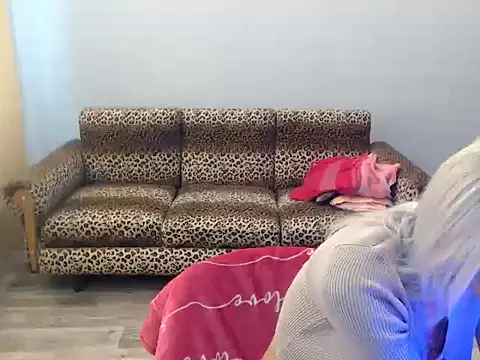 Snapshot of SexyBeatriice chatting on 10-03-25, 06:26 SexyBeatriice online show from 10-03-25, 06:26