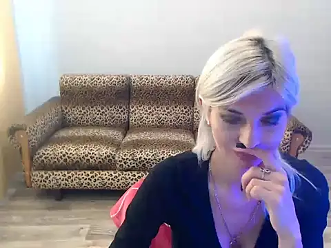 Snapshot of SexyBeatriice chatting on 10-01-25, 06:29 SexyBeatriice online show from 10-01-25, 06:29