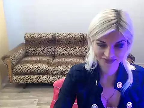 Snapshot of SexyBeatriice chatting on 10-16-25, 06:32 SexyBeatriice online show from 10-16-25, 06:32