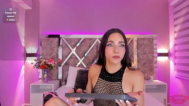 Snapshot of CandyLuxury__ chatting on 03-23-25, 02:37 CandyLuxury online show from 03-23-25, 02:37