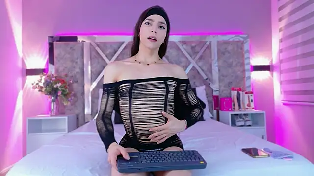Snapshot of CandyLuxury__ chatting on 05-14-26, 12:13 CandyLuxury online show from 05-14-26, 12:13