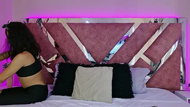 AliDiaz  online show from 04-08-26, 07:15