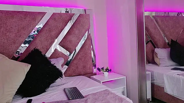 AliDiaz  online show from 04-11-26, 06:44