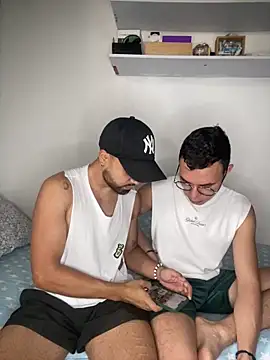 hornytwins15 online show from 02-15-25, 08:23