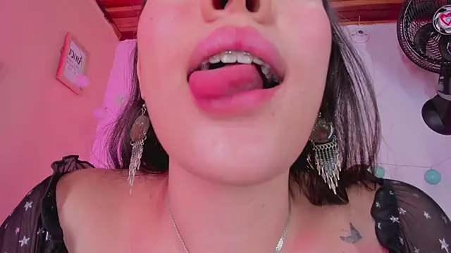 Snapshot of Nalia_adams chatting on 03-01-25, 04:44 Nalia adams online show from 03-01-25, 04:44